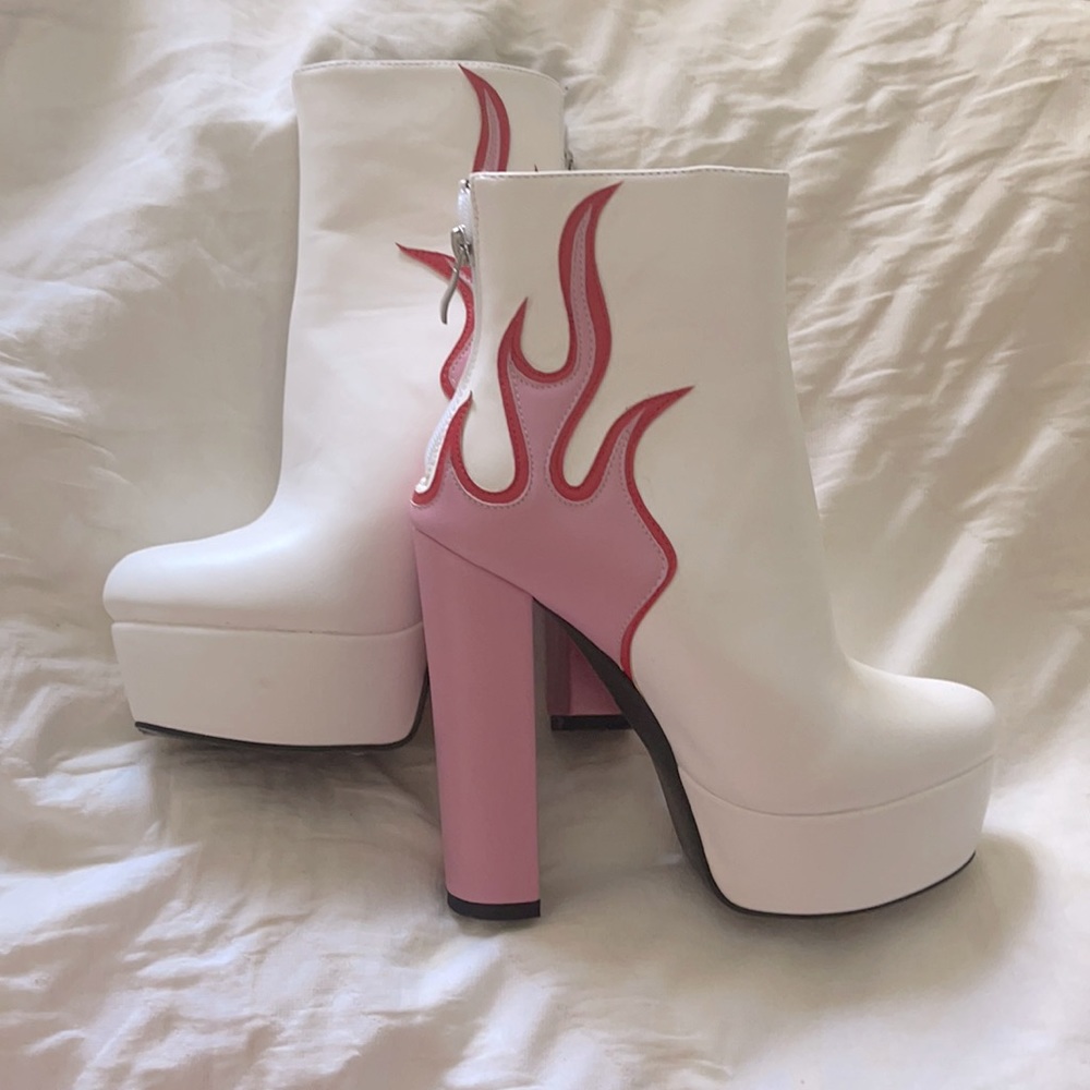 Super cute unique flame platform/rave boots